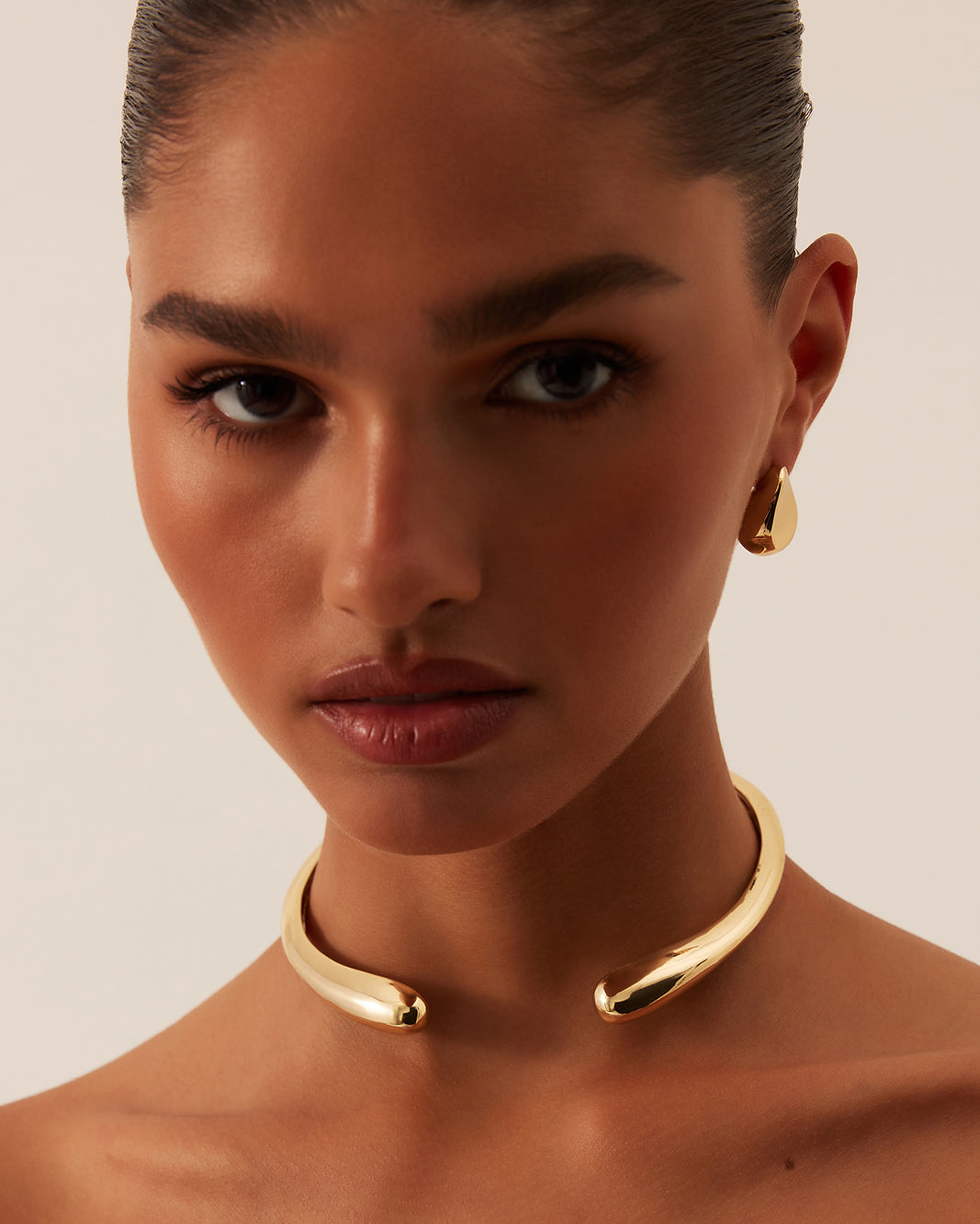 Gold deals cuff choker